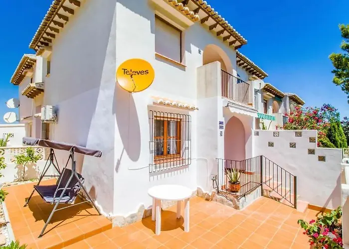 Casa Del Gato Rojo , Communal Swimming Pool , Terrace With Barbecue *